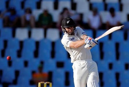 Cricket - New Zealand v South Africa - second cricket test match - Centurion Park, Centurion, South Africa - 30/8/2016. New Zealand's Tim Southee plays a shot. REUTERS/Siphiwe Sibeko