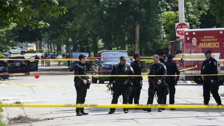 La policía abatió a un sospechoso cerca del King Park en Milwaukee. (AP/Alex Brandon)