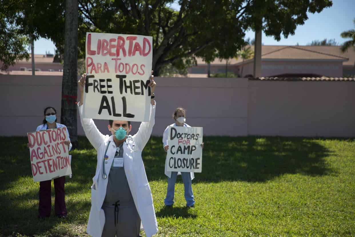 Physicians protested May 1 outside the Broward Transitional Center in Pompano Beach, Florida, to demand that Immigration and Customs Enforcement release people from the facility. (Photo: Joe Raedle via Getty Images)