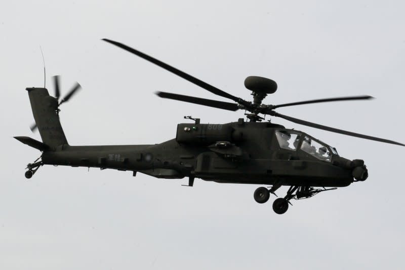 20131213-陸軍航特部AH-64E阿帕契直升機（余志偉攝）