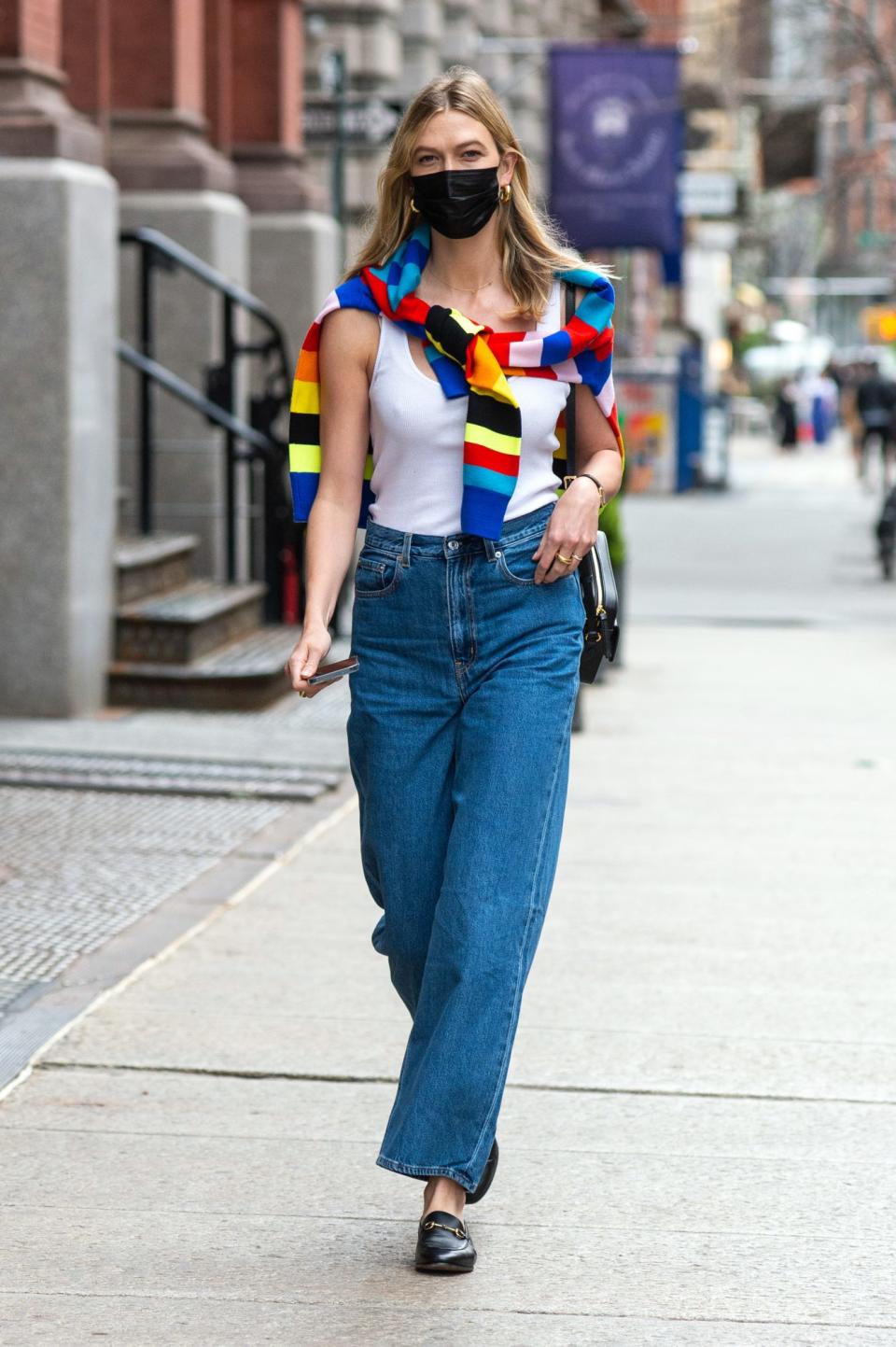 <p>New mom Karlie Kloss steps out solo in N.Y.C. on Sunday.</p>