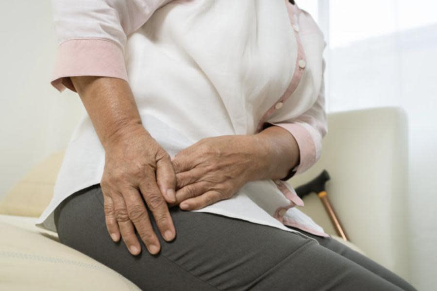Mujer con grave problema en la cadera recibe cita en radiología hasta el 2025