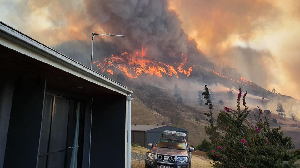 Bushfire rages at Illinbah, Queensland. Source: AAP