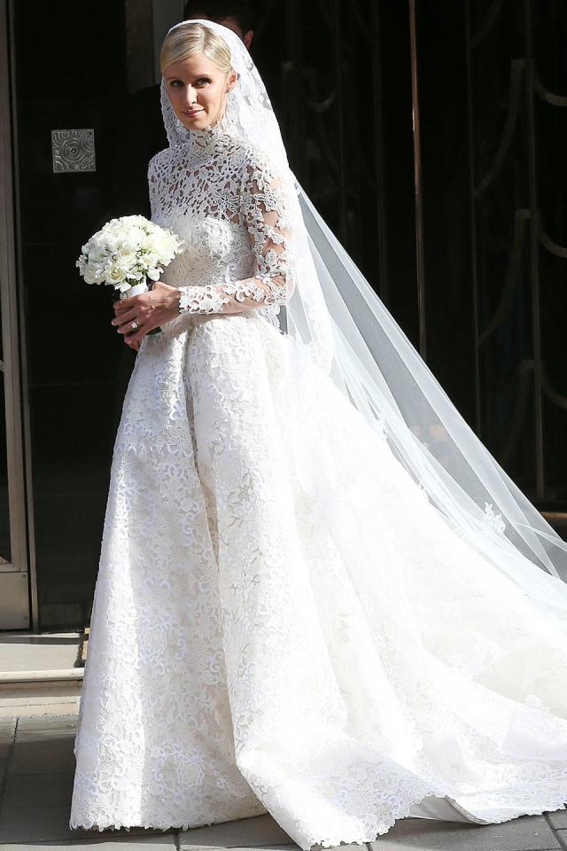 Kate Middleton's Wedding Dress: A Creamy-White, Lace-Sleeved Homage to  Grace Kelly