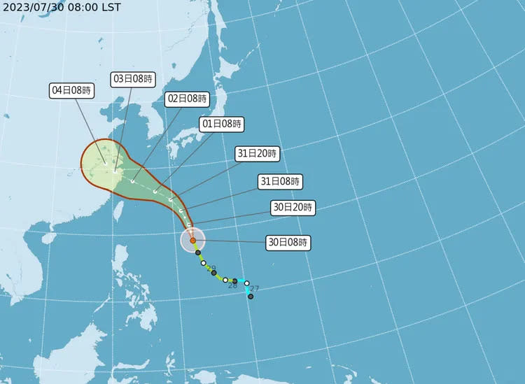 中央氣象局今日(7/30)上午8時的卡努颱風路徑預測顯示，颱風中心料將從本島北方海面通過。翻攝自中央氣象局