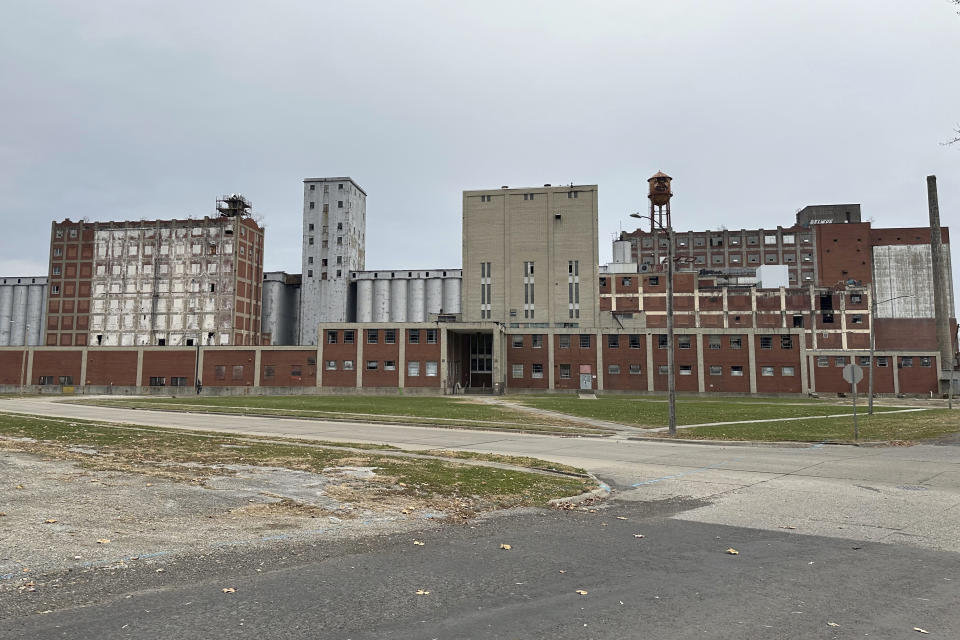 The former Pillsbury Mills on the northeast side of Springfield, Ill., is seen, Nov. 30, 2023. It is the target of the nonprofit Moving Pillsbury Forward, which has secured $6 million and has plans for collecting the balance of what it says is a $10 million price tag for razing 500,000 square feet of former factory and redeveloping the 18-acre site. The mill operated under Minneapolis-based Pillsbury and another owner for 71 years but has been vacant nearly a quarter-century. (AP Photo/John O'Connor)