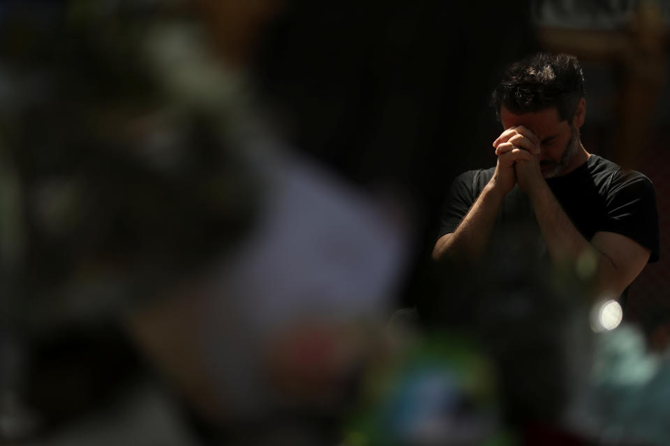 A man reacts during&nbsp;a memorial at Las Ramblas.&nbsp;