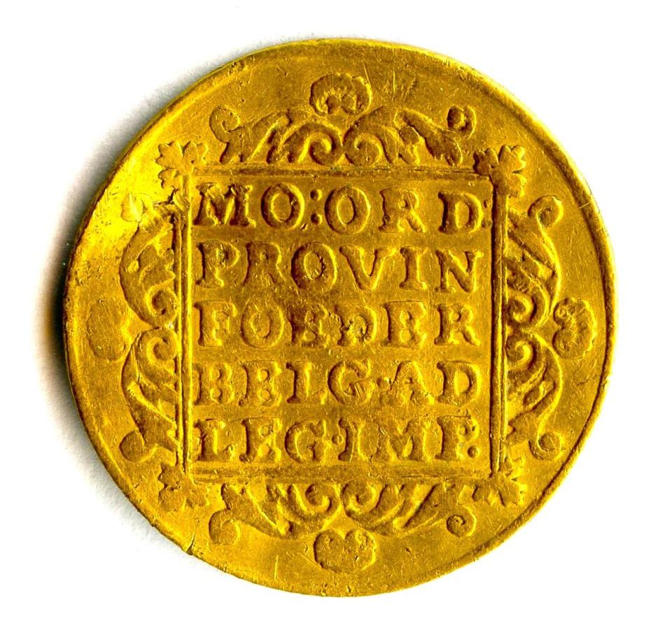 The back of a golden ducat found by a man using a metal detector at a historical site in Poland. / Credit: Museum of the History of the Kamieńska Land
