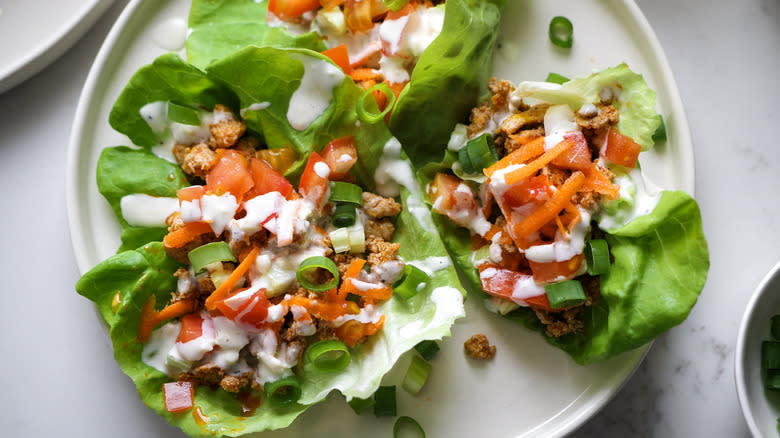 lettuce with meat and dressing