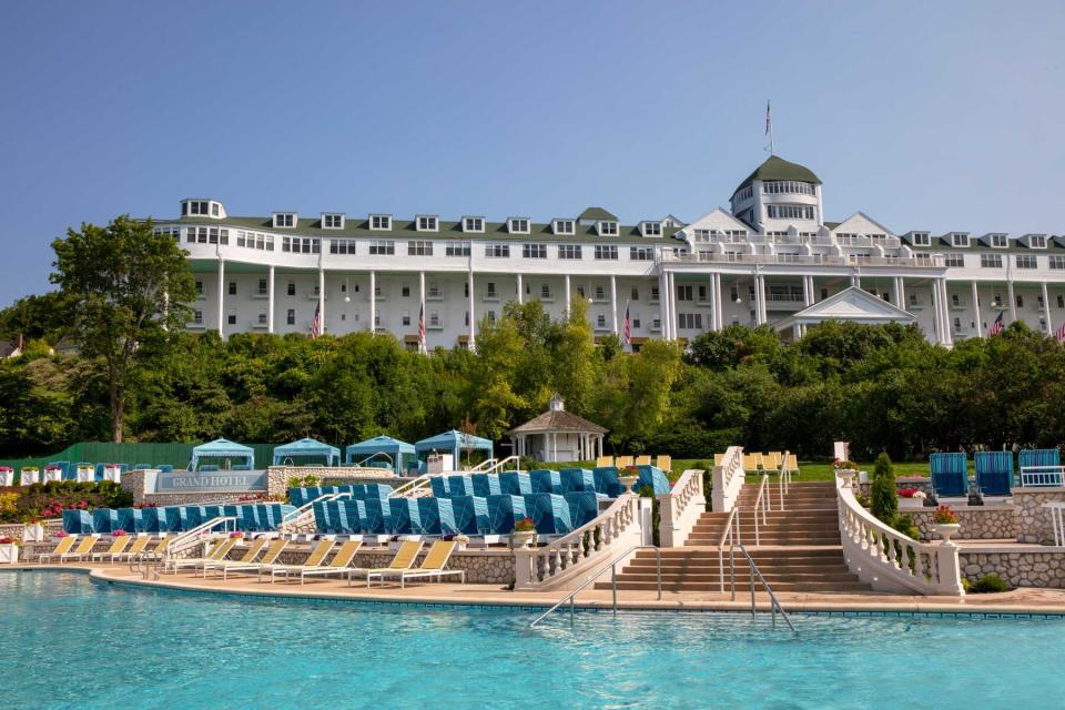 Exterior and pool of the Grand Hotel