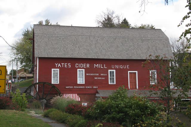 <p><a href="https://commons.wikimedia.org/wiki/File:Yates_Cider_Mill_main_building.jpg" data-component="link" data-source="inlineLink" data-type="externalLink" data-ordinal="1">Ekardiff</a>/Wikimedia Commons/CC BY-SA 3.0</p>