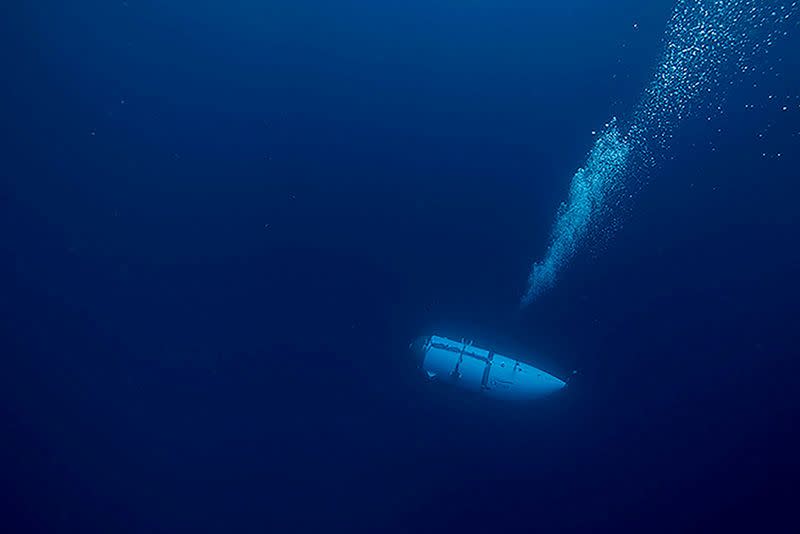 El sumergible Titan, operado por OceanGate Expeditions para explorar los restos del hundido SS Titanic frente a la costa de Terranova, realiza una inmersión en una fotografía sin fecha