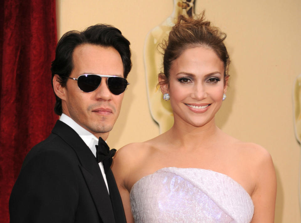 <p>Cada vez que Jennifer Lopez y Marc Anthony nos demuestran lo bien que se siguen llevando pese a su ruptura, soñamos con que algún día vuelvan a ser pareja. Parece difícil, ya que la diva neoyorquina ha encontrado el amor al lado del jugador de béisbol Alex Rodriguez. Además, sus hijos Max y Emme están encantados con él. (Foto: Getty Images). </p>