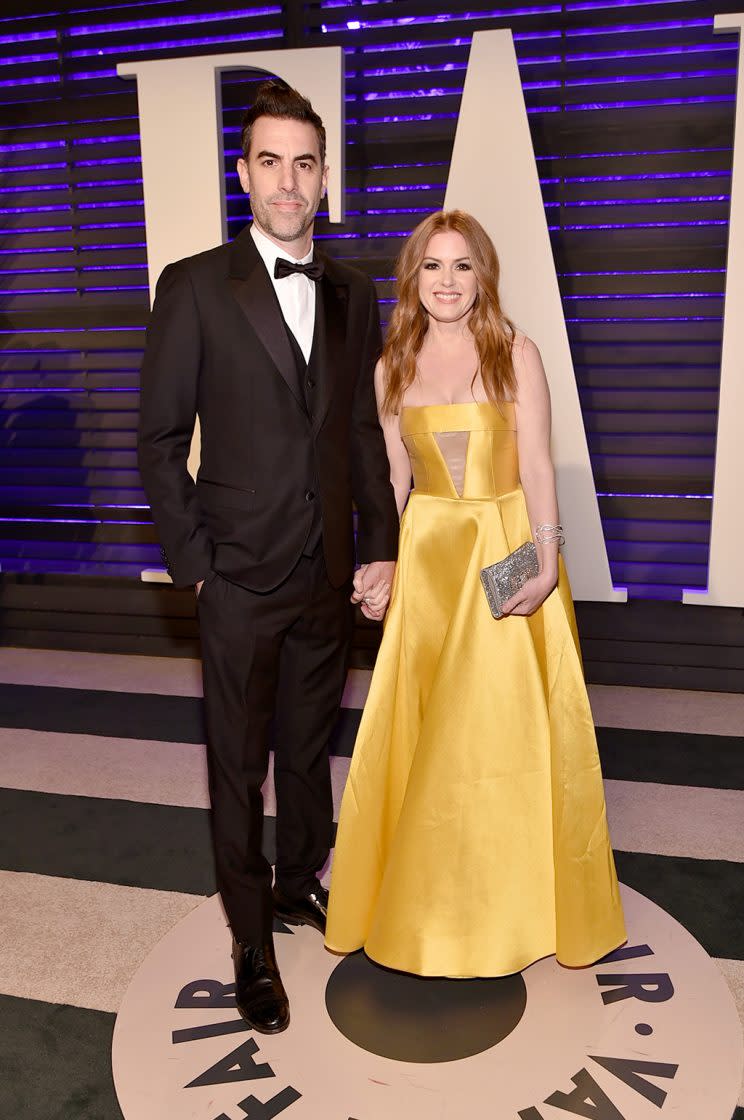 Sacha Baron Cohen and Isla Fisher attend the 2017 Vanity Fair Oscar Party hosted by Graydon Carter at Wallis Annenberg Center for the Performing Arts on February 26, 2017 in Beverly Hills, California. (Photo by Mike Coppola/VF17/Getty Images for VF)