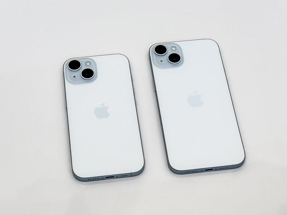 iphone 15 size compared to the iphone 15 plus
