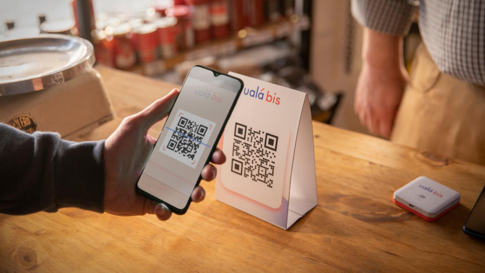 Ualá permite transacciones con códigos QR.