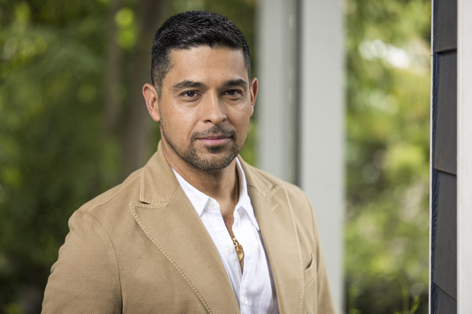 El actor Wilmer Valderrama posa para un retrato el sábado 21 de septiembre de 2024 en Los Ángeles. (Foto Willy Sanjuan/Invision/AP)