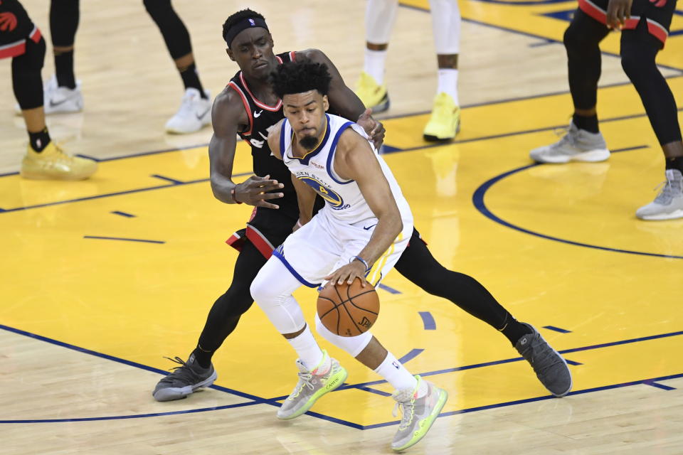 Toronto Raptors forward Pascal Siakam defends against Golden State Warriors guard Quinn Cook during the first half of Game 3 of basketball’s NBA Finals, Wednesday, June 5, 2019, in Oakland, Calif. (Frank Gunn/The Canadian Press via AP)