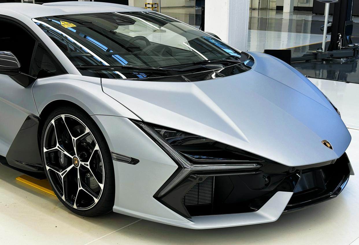 lamborghini-revuelto-or-how-to-sell-an-emotion