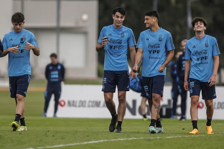 La selección argentina Sub 20 entrena desde el 8 de mayo en Ezeiza, a la espera del debut