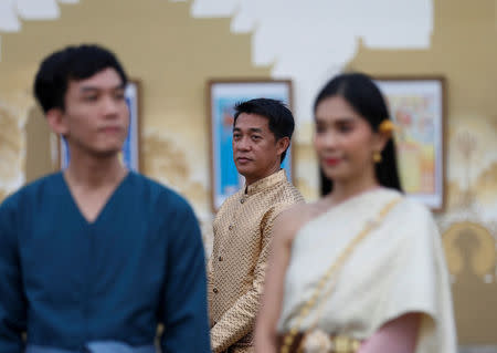 Venerating the past, traditional costume fever grips Thailand