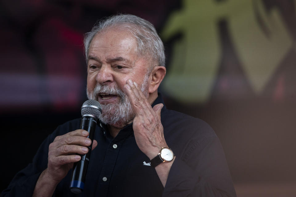 *ARQUIVO* S&#xc3;O PAULO, SP, BRASIL, 21-04-2022:  O ex-presidente Lula participa de encontro com jovens da comunidade de Heliopolis e regi&#xe3;o. (Foto: Bruno Santos/Folhapress)