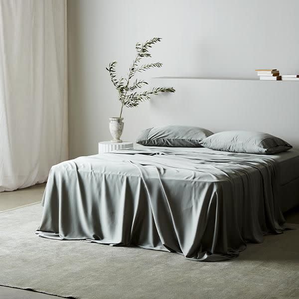 4) Ettitude Signature Sateen Sheet Set