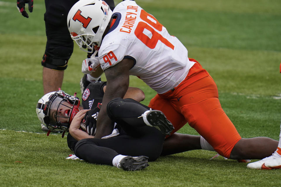 Illinois beat Nebraska on Saturday, then trolled the Huskers on Twitter. (AP Photo/Nati Harnik)