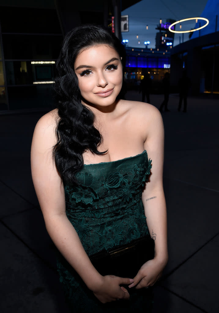 Ariel Winter attends a movie premiere in a sexy yet sophisticated look. (Photo: Getty Images)