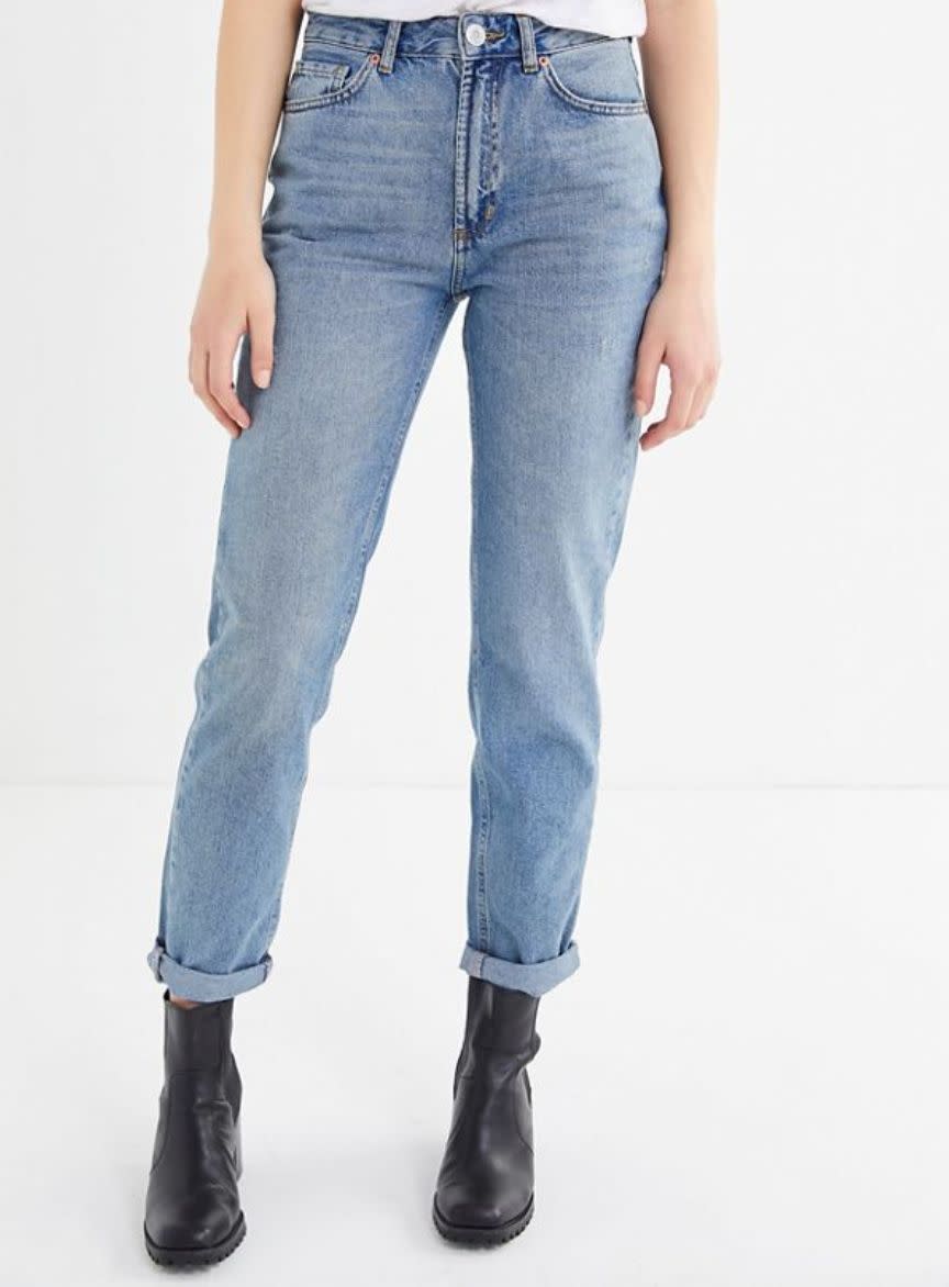 <strong><a href="https://fave.co/2uWgDmj" target="_blank" rel="noopener noreferrer">Find them for $59 at Urban Outfitters.﻿</a></strong>
