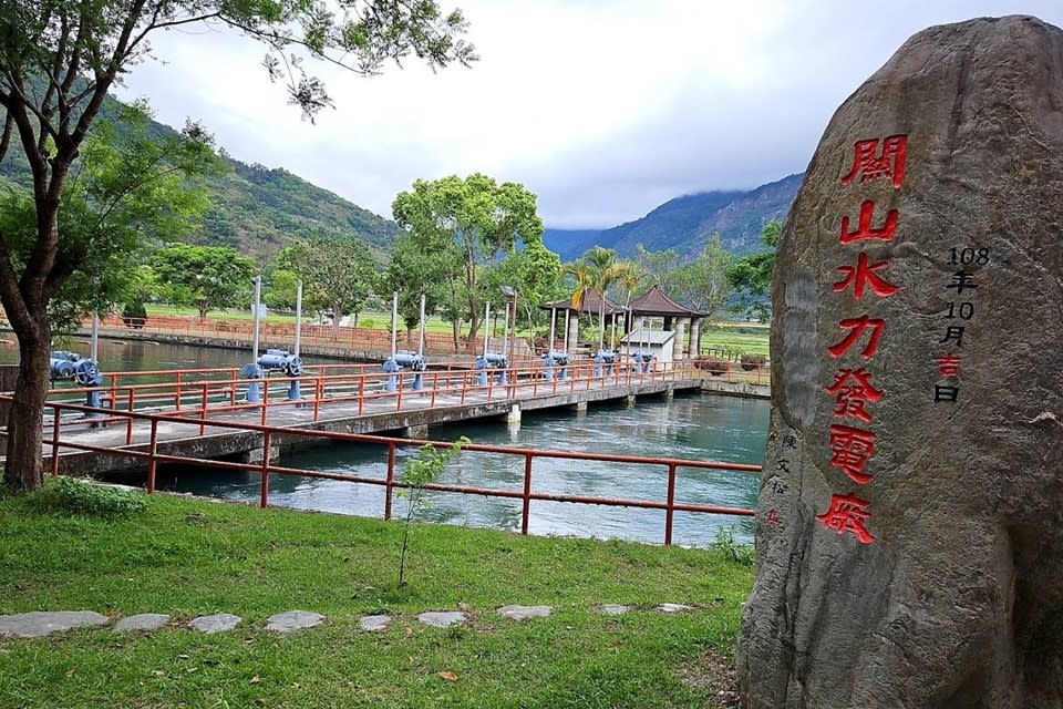 為使臺東縣邁向永續發展的綠能韌性城市，臺東縣長饒慶鈴率鄉鎮市長與縣府團隊，實地勘察利嘉淨水場及關山圳小水力發電設施。