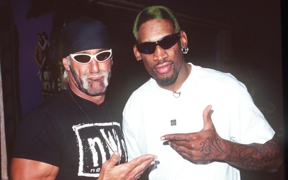 Dennis Rodman kämpfte als Teil der Gruppierung NWO ("New World Order") zumeist an der Seite von Hulk Hogan, der damals als Bösewicht auftrat. (Bild: Steve Granitz/WireImage/Getty Images)