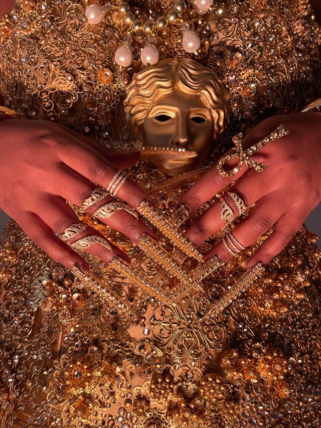 The Story Behind Lizzo's Scene-Stealing Gold Manicure in “Rumors”