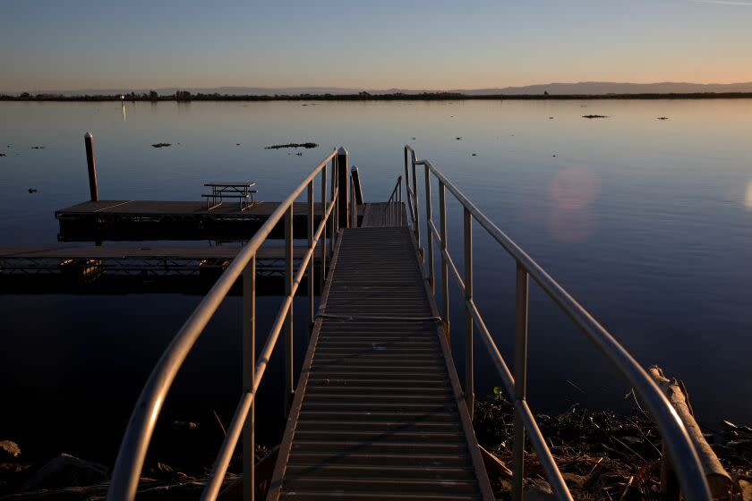 ISLETON, CA - NOVEMBER 29: The San Joaquin River along Brannan Island Road on Tuesday, Nov. 29, 2022 in Isleton, CA. Scenes along the Sacramento Delta. (Gary Coronado / Los Angeles Times)