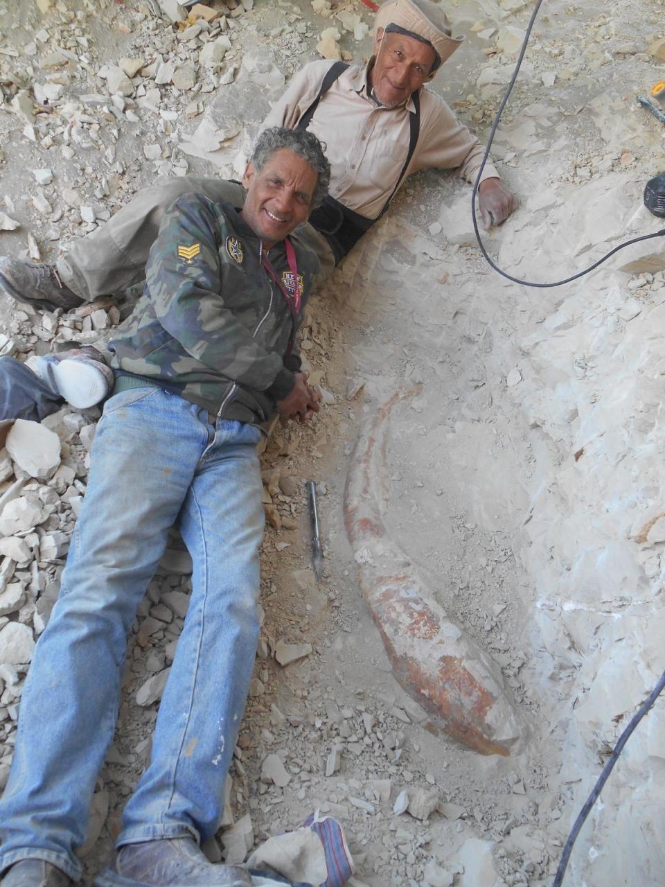 Mario Urbina en el lugar de la excavación.