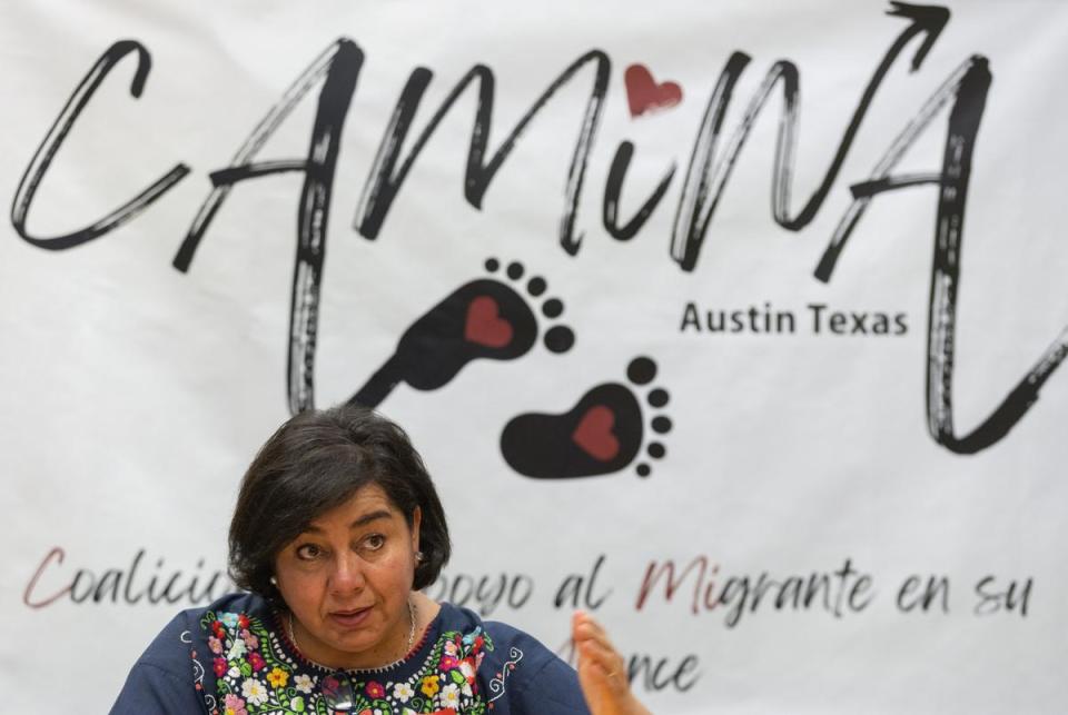 Selene Dominguez, of Coalición de Apoyo al Migrante en su Nuevo Avance (Camina), speaks with Esther Aguirre who is seeking help to set up an appointment with the Consulate General of Mexico, at the Austin Public Library’s Southeast Branch on May 9, 2024. Dominguez aids Mexican citizens living in central Texas get informed of the services the consulate is able to provide such as applying for passports and registering to vote.