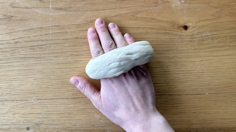 Sealing bagel dough ring