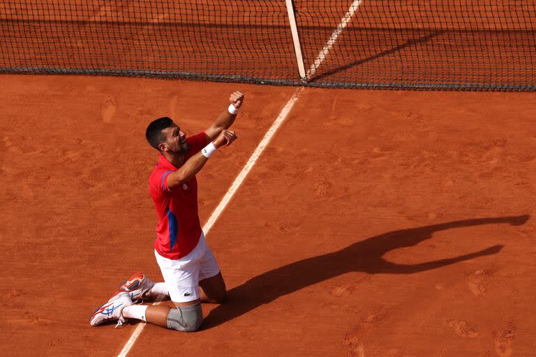 Novak Djokovic se consagró en los Juegos Olímpicos tras vencer, en sets corridos, a Carlos Alcaraz