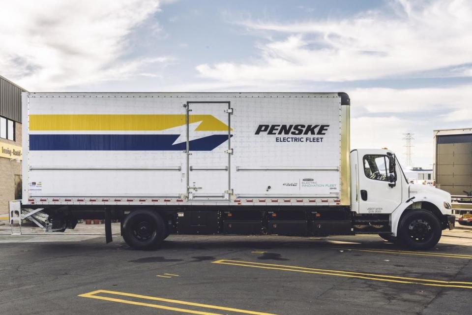 Today, Penske Truck Leasing opened 14 DC fast charging stations at fourfacilities in Southern California