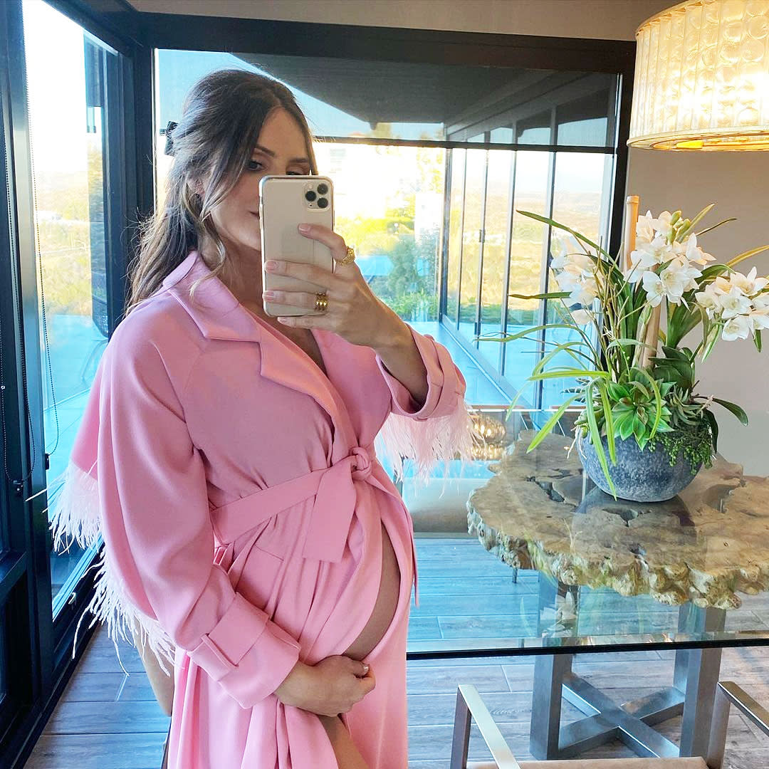 Pregnant Katharine McPhee Gives First Glimpse of Bare Baby Bump