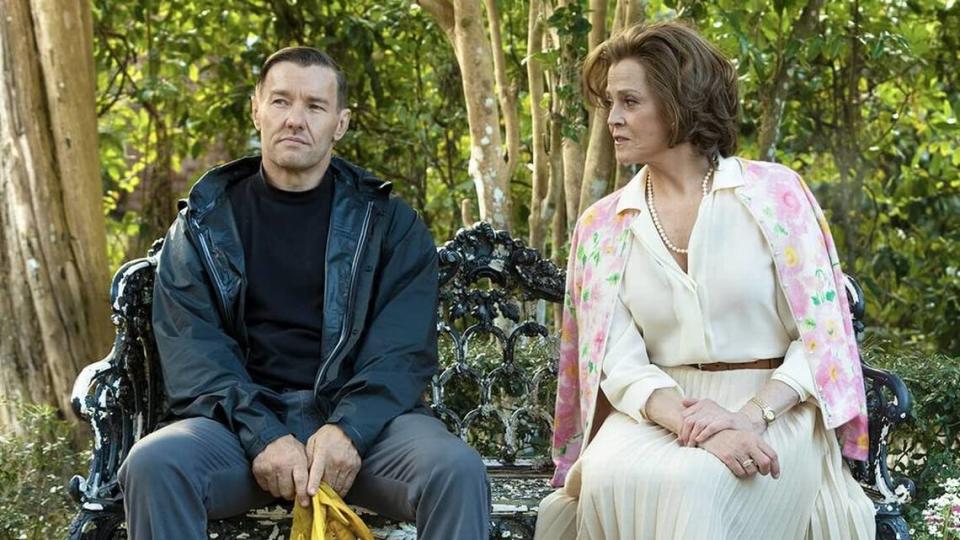 O Cinema Miami Beach estrena 'Master Gardener' (2023) del realizador Paul Schrader con Joel Edgerton y Sigourney Weaver. 