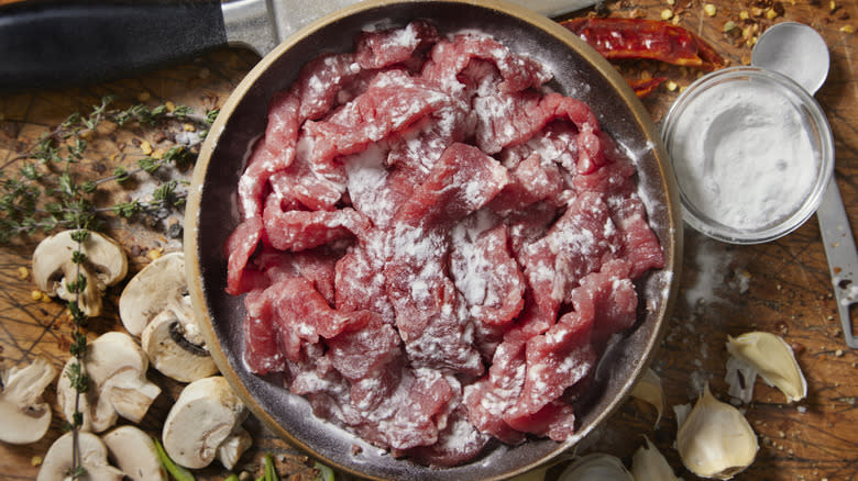 photo of beef with baking soda in bowl