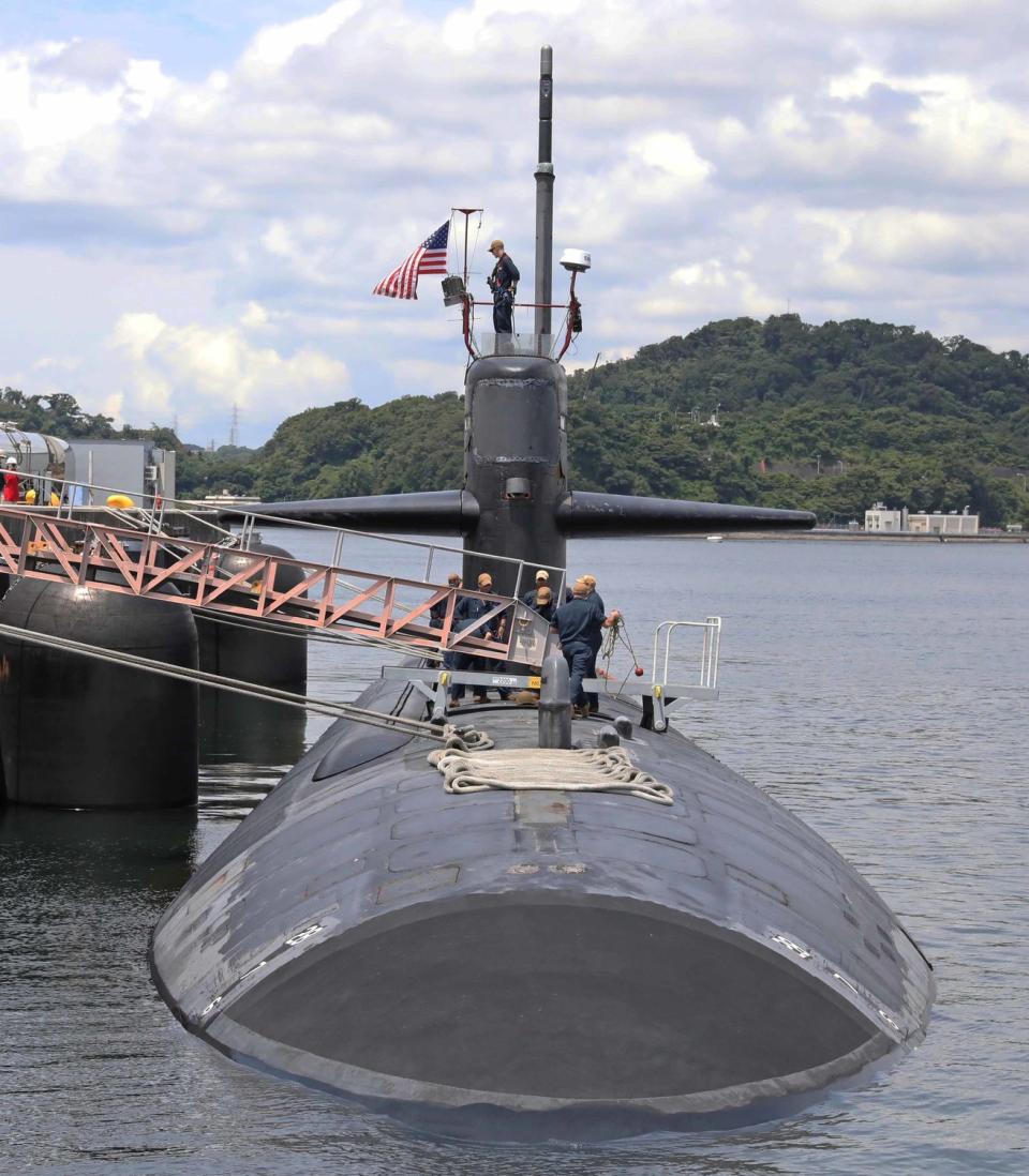 美軍太平洋艦隊曝光洛杉磯級核動力攻擊潛艦「奧克拉荷馬城號(SSN-723)」訪問日本橫須賀。   圖：翻攝U.S. Pacific Fleet推特