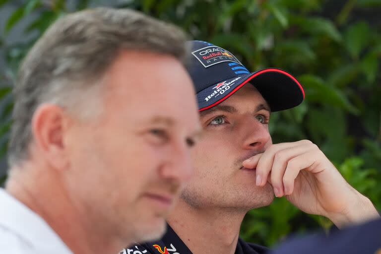 Horner y Verstappen tienen un largo vínculo en la categoría, sin signos de resquebrajamiento entre sí pese a las diatribas de Jos, el padre del piloto, contra el jefe de la escuadra; ¿qué pensará Max para 2025 y más allá?