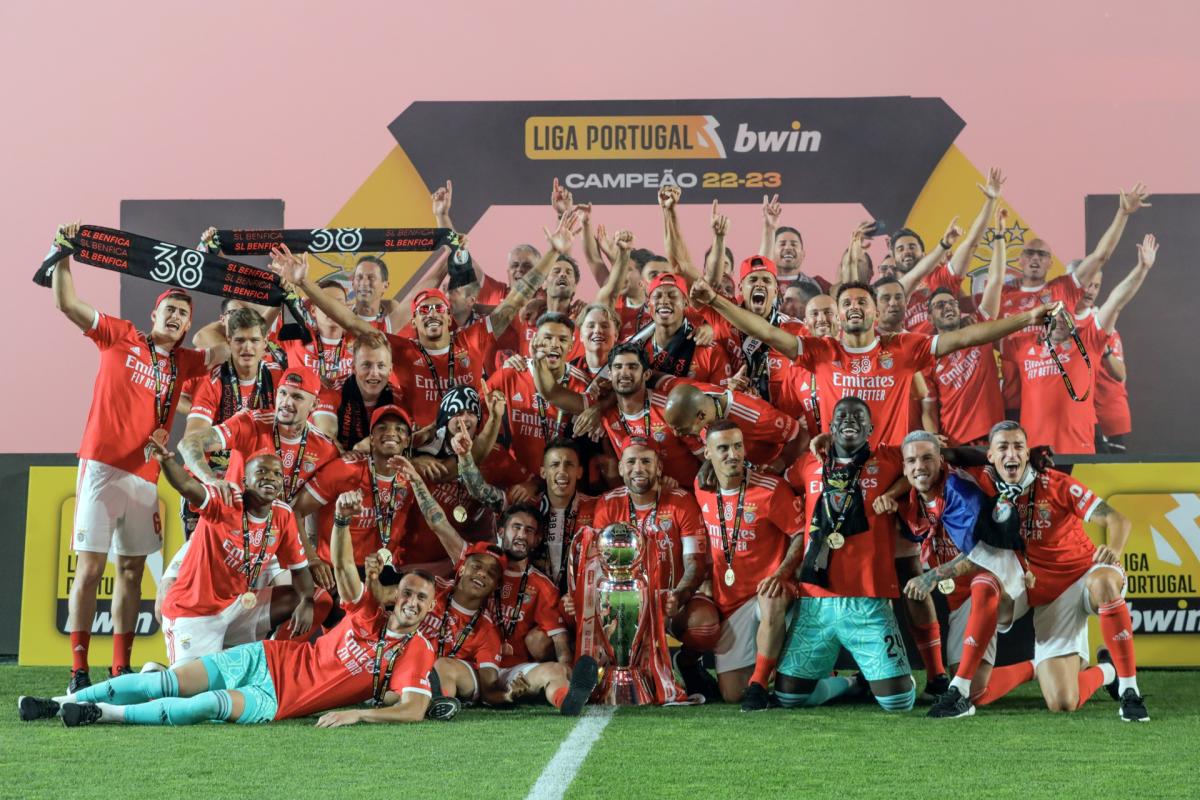 Benfica é proclamado campeão de Portugal