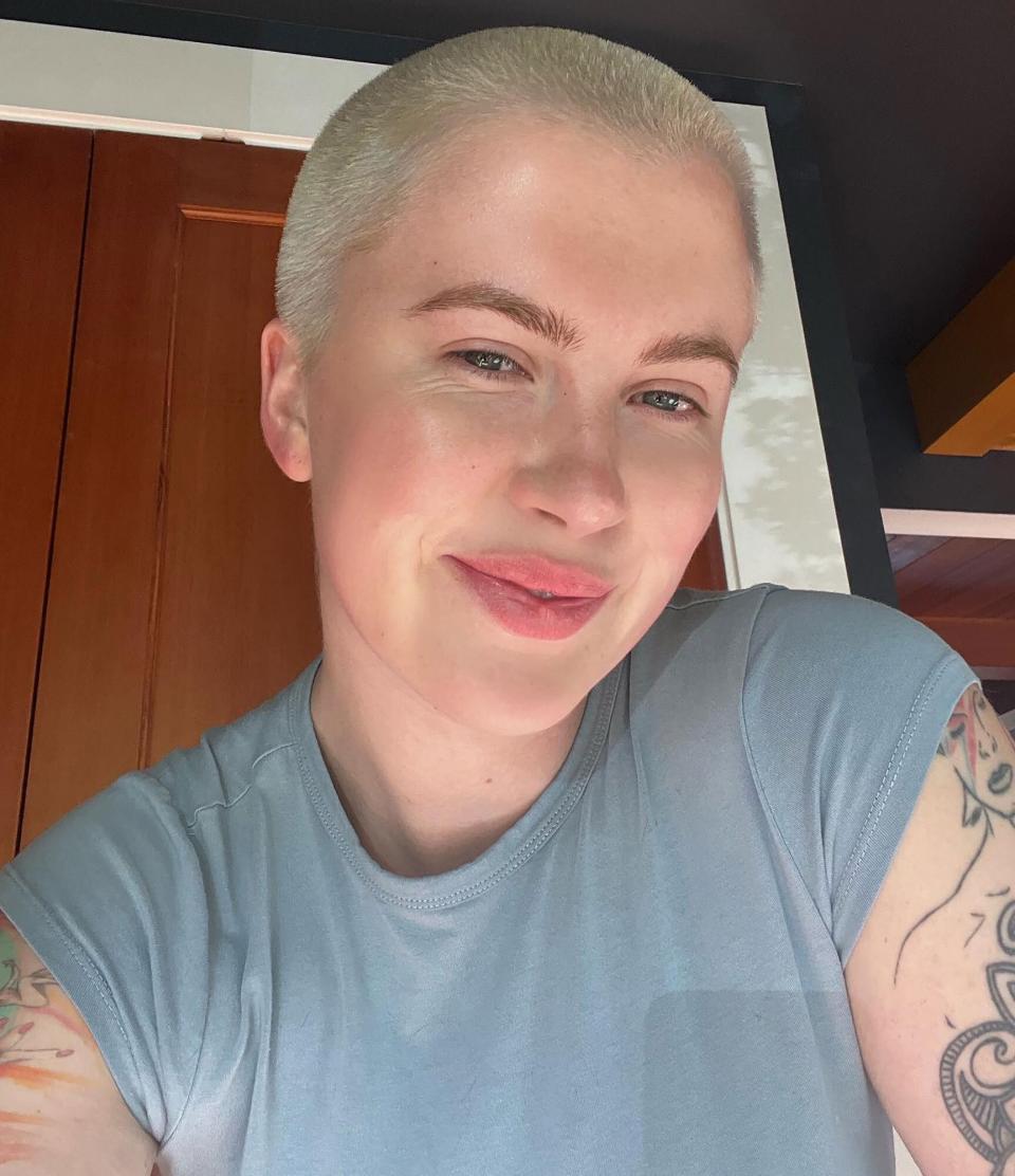 Ireland Baldwin/Instagram Ireland Baldwin Shaved Head. https://www.instagram.com/p/ChgUgrfrgch/.