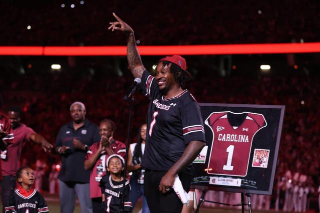 Jadeveon Clowney gets South Carolina jersey retired