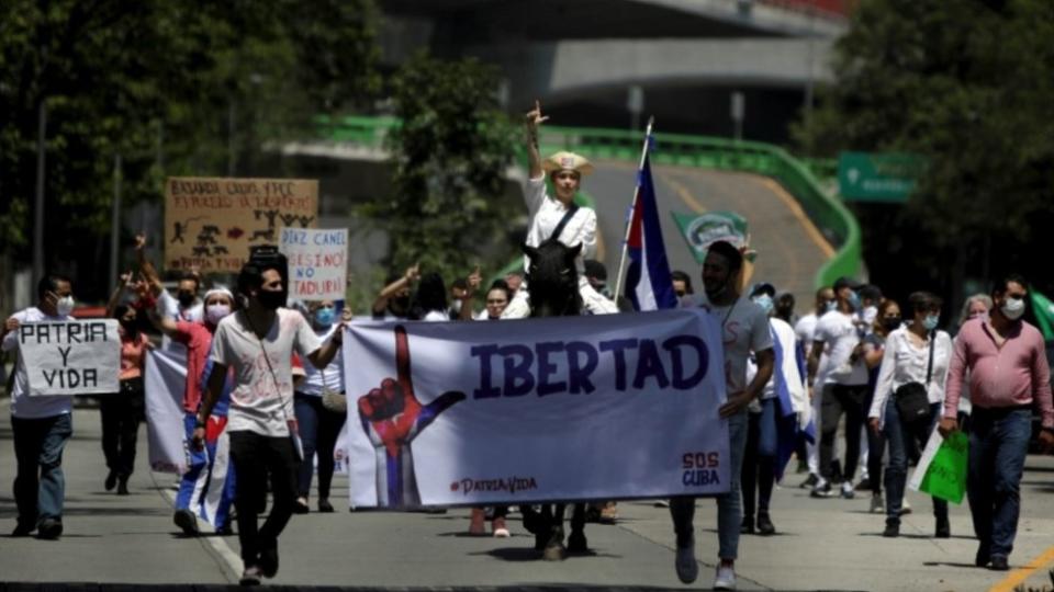 Manifestacion en contra del gobierno cubano en CDMX.