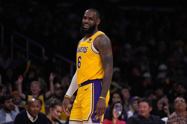 LeBron James' 'extraordinary' performance is exactly what NBA in-season  tournament needed - Yahoo Sports