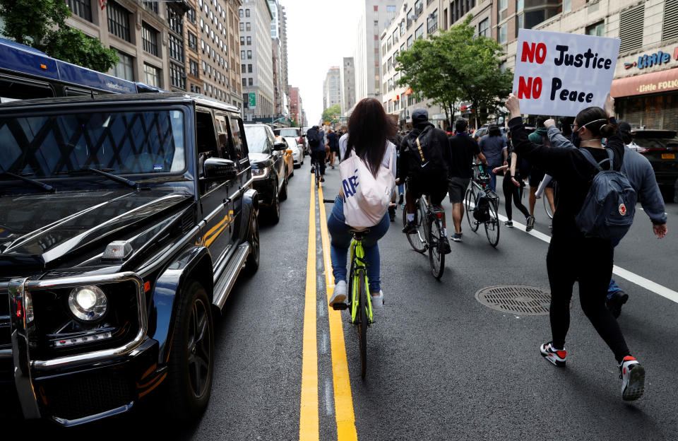 Protesters march against the death in Minneapolis police custody of George Floyd, in the Manhattan borough of New York City, U.S., June 1, 2020. REUTERS/Mike Segar